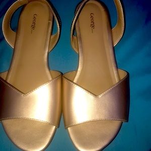 Brand New flats Colour: Rose gold